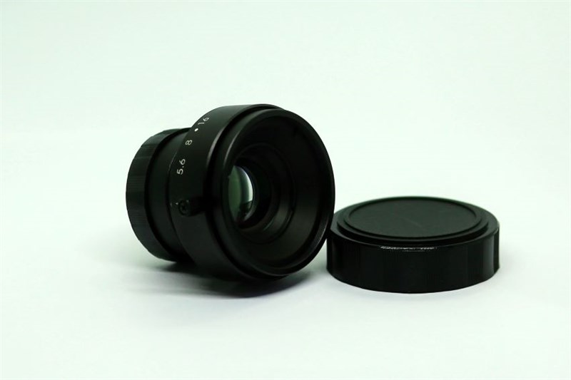  Ống kính gắn line scan camera